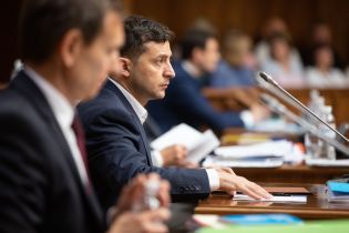 Виборчий кодекс, турне президента та перша розмова з Путіним: як минув політичний тиждень в Україні