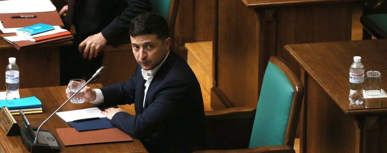 В Раде зарегистрировали проекты постановлений Зеленского об увольнении Луценко с Климкиным и назначении нового главы МИД