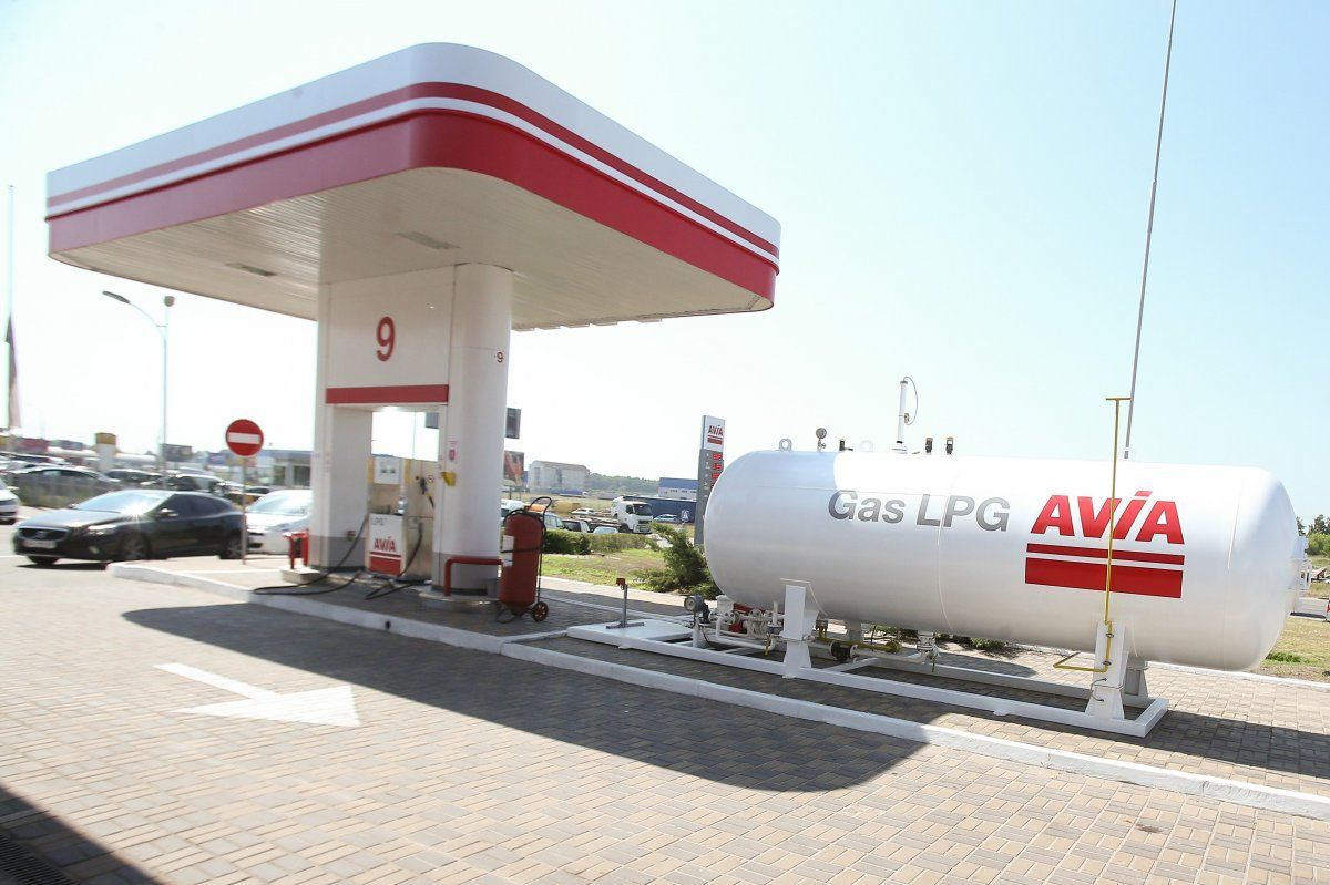 автозаправка AVIS_1