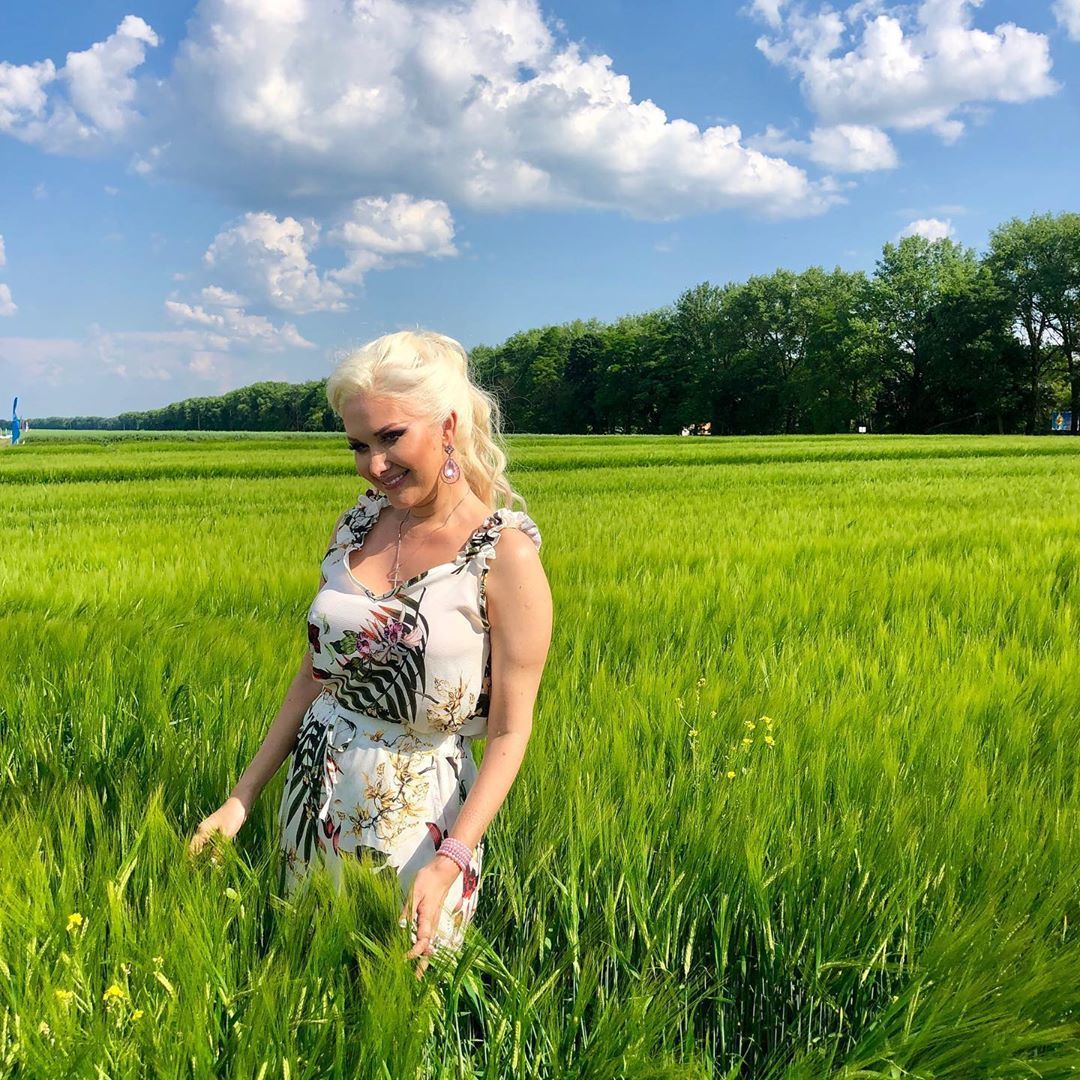 ÐÐ°ÑÐµÑÐ¸Ð½Ð° ÐÑÐ¶Ð¸Ð½ÑÑÐºÐ° Ñ Ð¿Ð¾Ð»Ñ_1