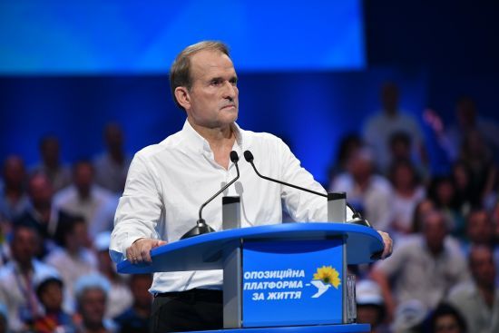 Справа Медведчука: політик назвав обшуки та підозру "політичною розправою" і заявив, що ховатися не буде