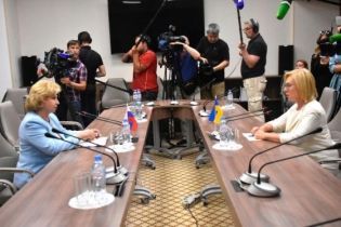 Українська і російська омбудсменки домовилися створити робочу групу щодо звільнення полонених