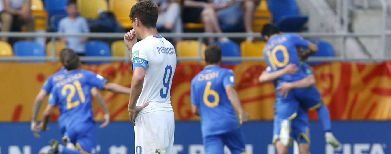 Футболисты юношеской сборной Украины поставили "на уши" раздевалку после выхода в финал Чемпионата мира