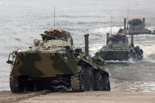 В России на учениях морпех утонул вместе с БТРом