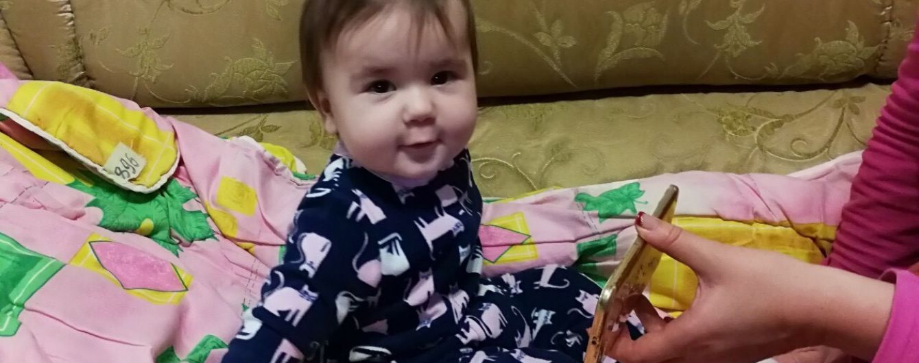 Однолетняя Каринка борется с тяжелой формой лейкоза