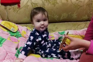 Однолетняя Каринка борется с тяжелой формой лейкоза
