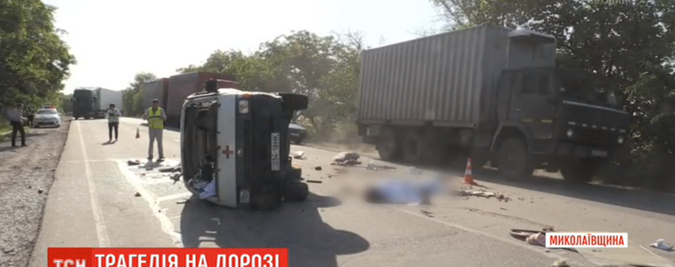 По факту ДТП санитарного микроавтобуса на Николаевщине проведут служебное расследование. Водитель не согласовывал маршрут