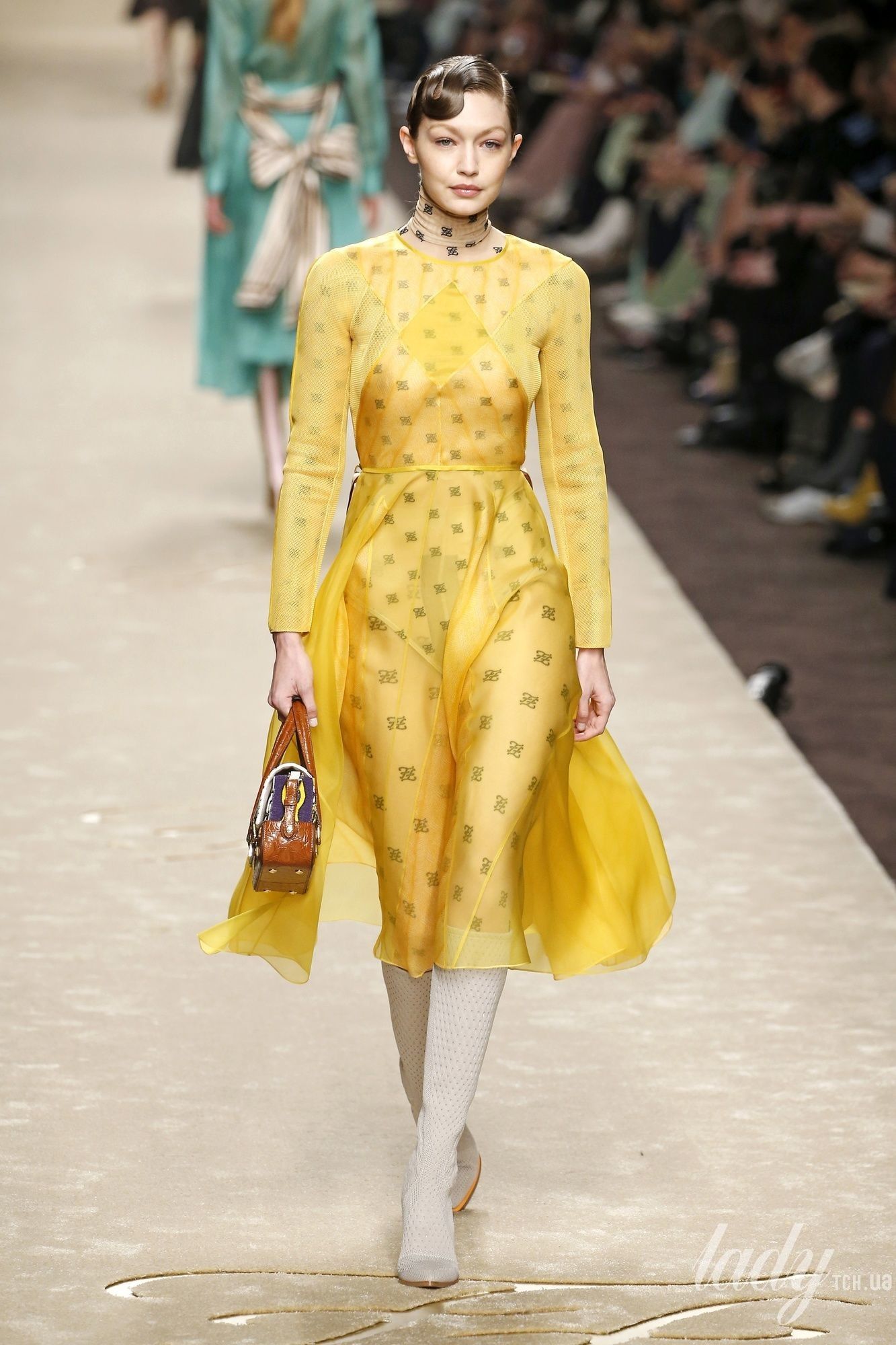 Коллекция Fendi прет-а-порте сезона осень-зима 2019-2020_42