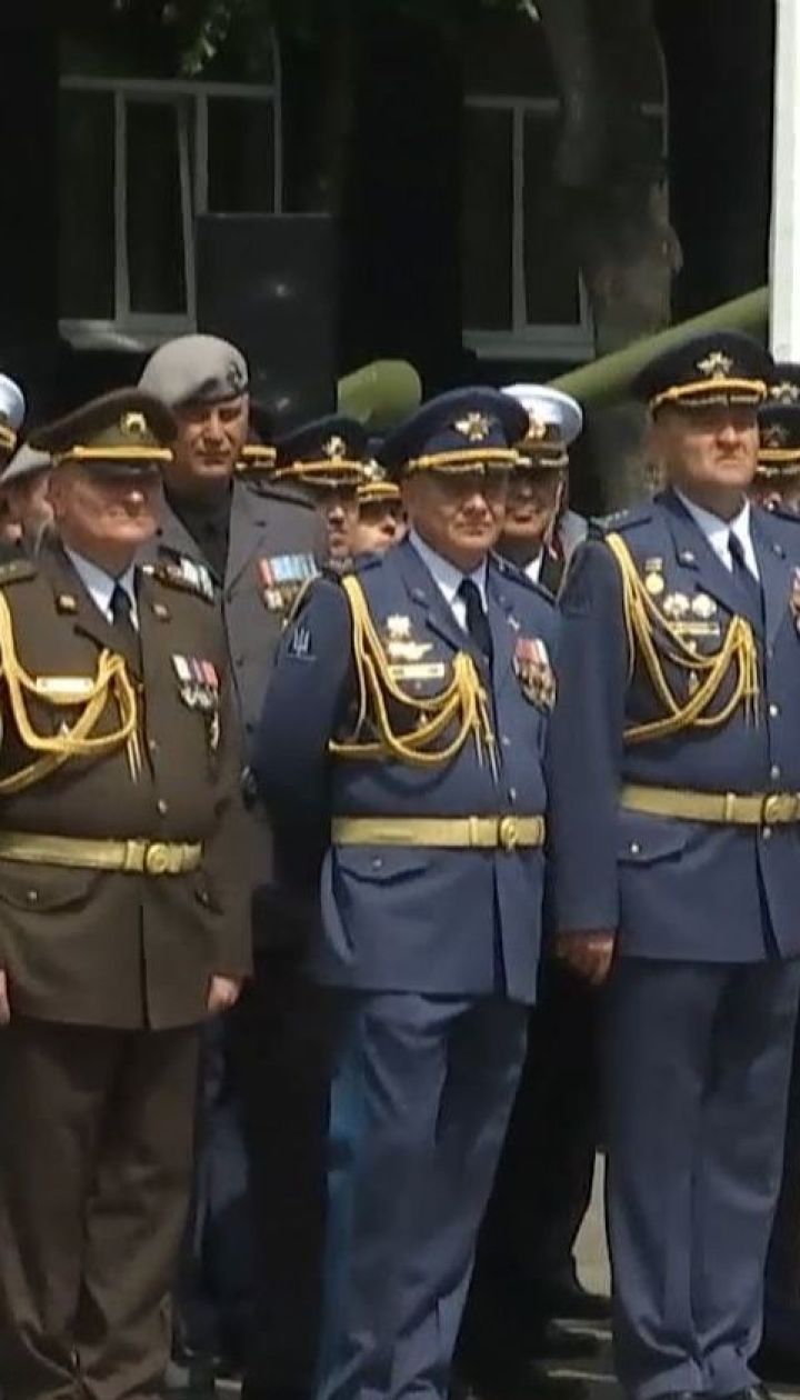 Герой Украины, участники ООС, жены военных получили дипломы Национального университета обороны