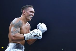Усик відмовився від останнього чемпіонського поясу