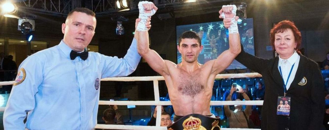 Украинец Далакян нокаутировал соперника и в третий раз защитил чемпионский титул
