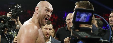 "Dream team". Ф'юрі в ефектному костюмі та Мейвезер із золотом на шиї затусили в нічному клубі