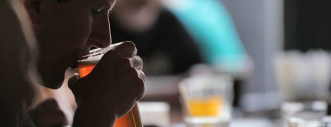 Сусідські війни: як боротись з наливайками, які облаштовують у дворах багатоквартирних будинків