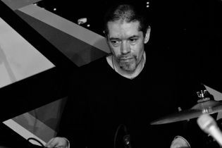 В возрасте 54 лет умер барабанщик группы "Машина времени"
