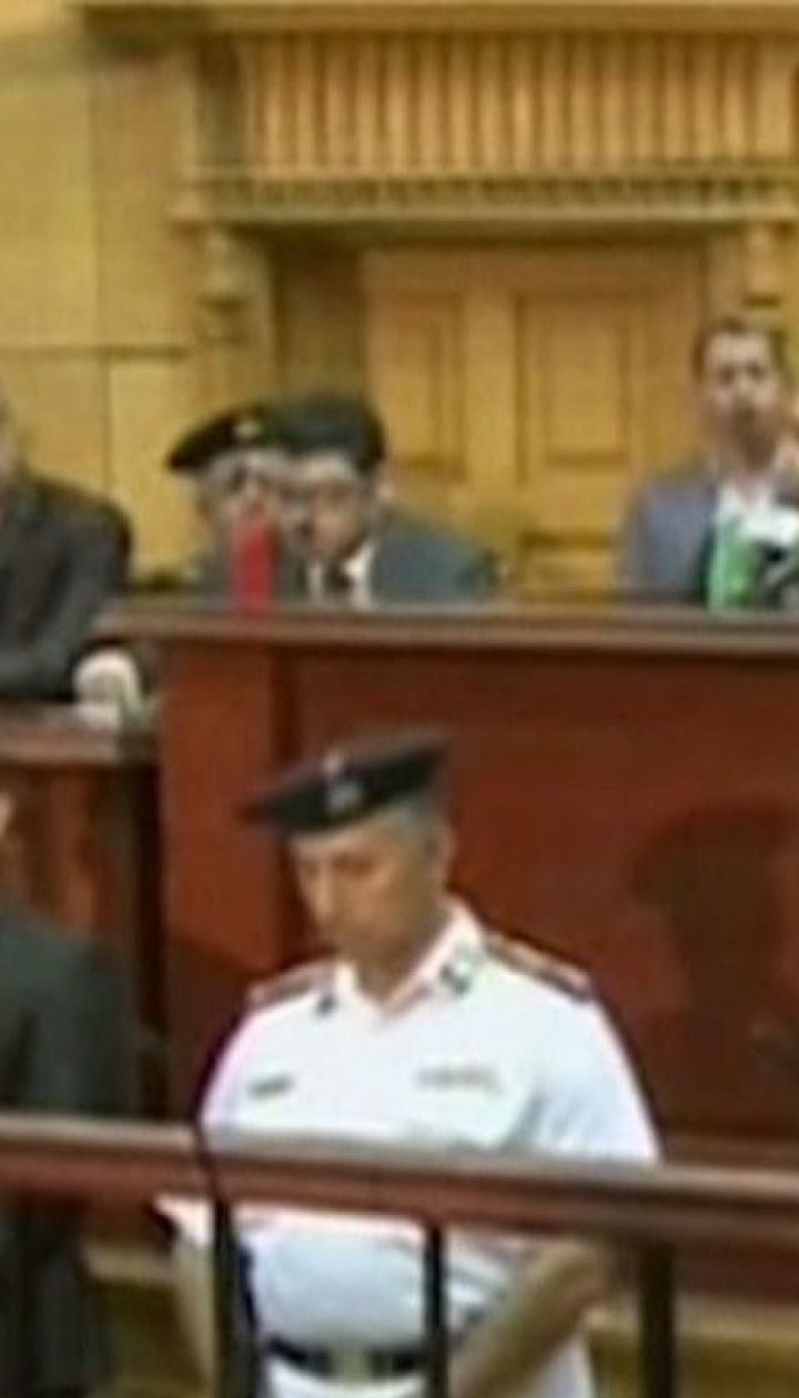 Смерть на суді: колишньому президенту Єгипту стало зле під час засідання