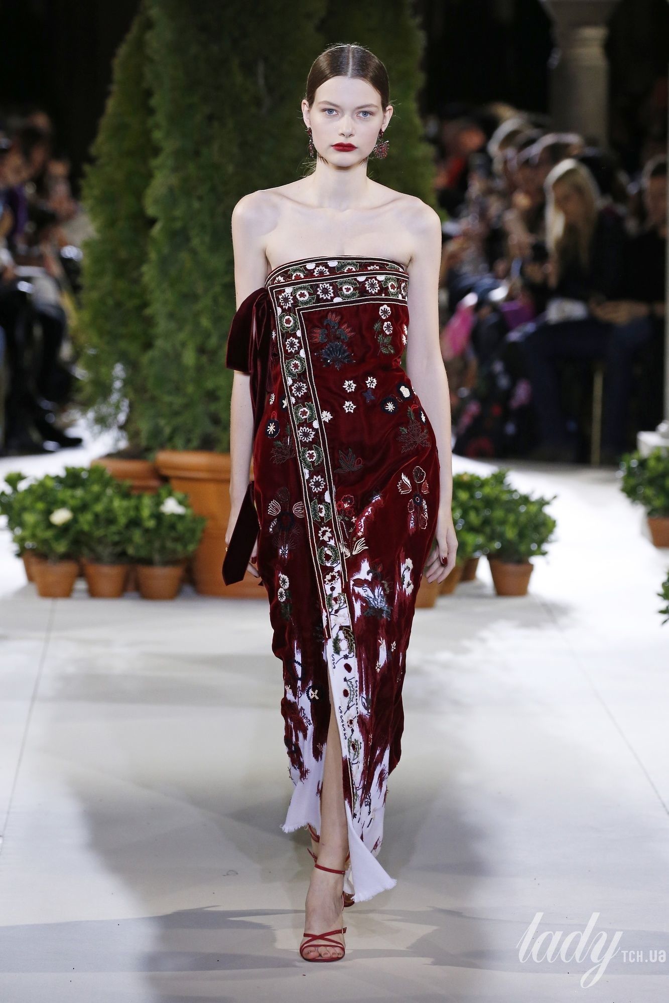Коллекция Oscar De La Renta прет-а-порте сезона осень-зима 2019-2020_35
