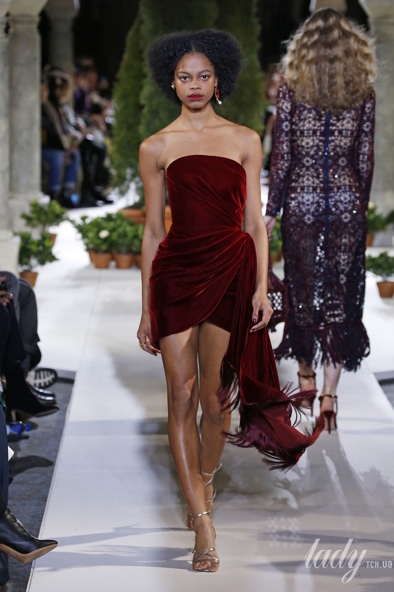 Коллекция Oscar De La Renta прет-а-порте сезона осень-зима 2019-2020_38