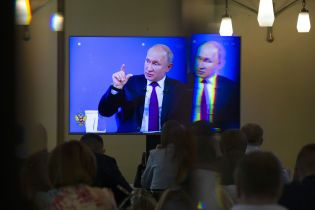 Путин продолжил контрсанкции до конца 2020 года
