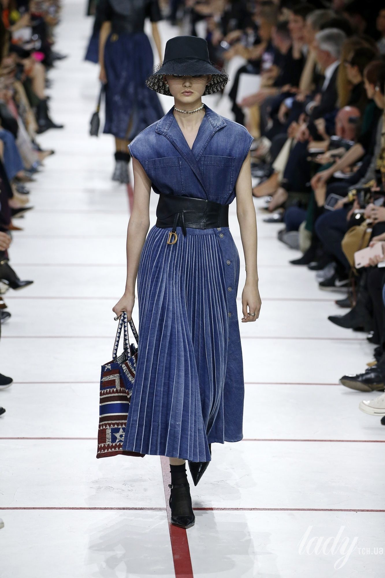 Коллекция Christian Dior прет-а-порте сезона осень-зима 2019-2020_42