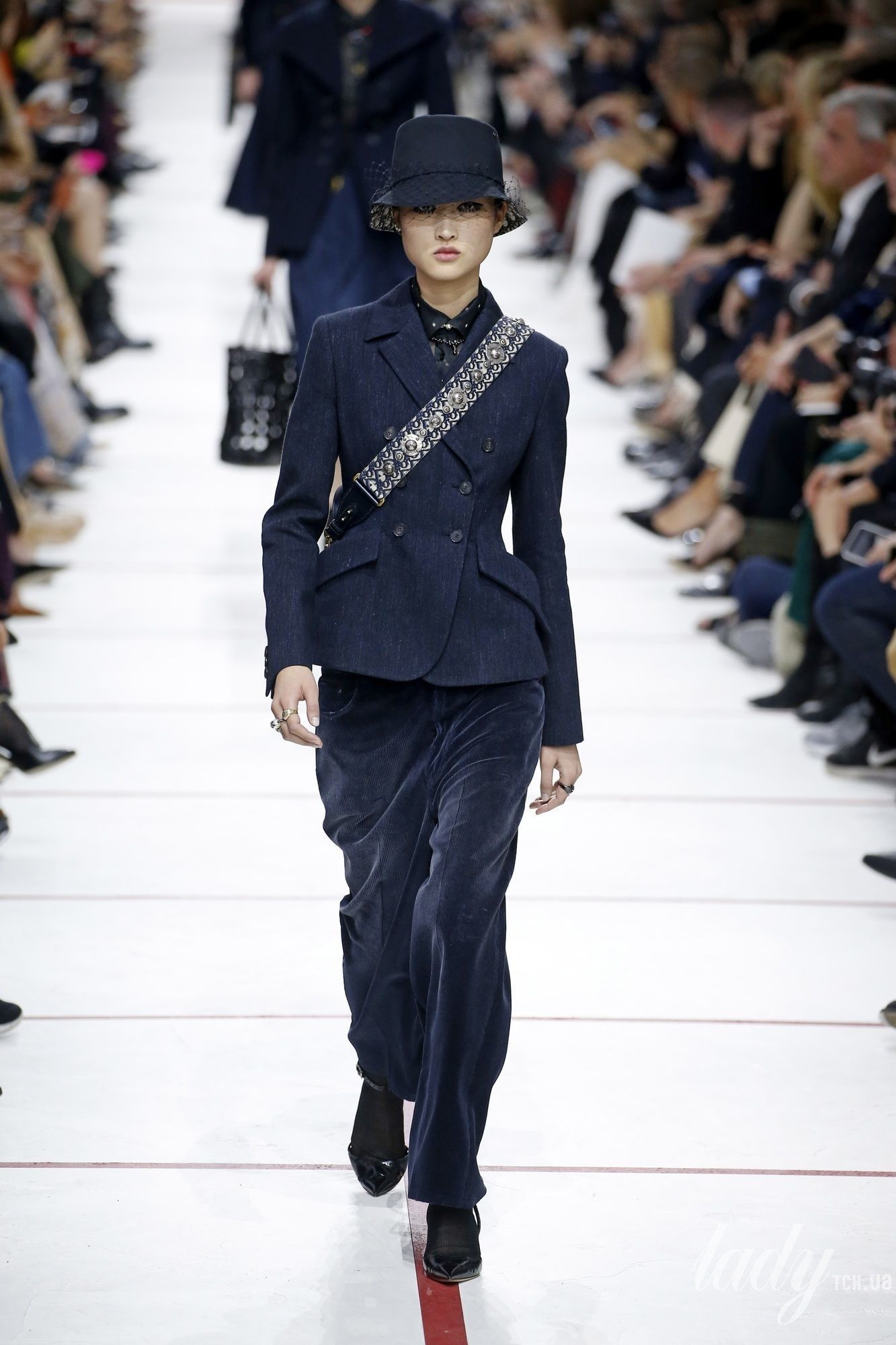 Коллекция Christian Dior прет-а-порте сезона осень-зима 2019-2020_46