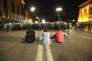 В Тбилиси возобновились протесты. Требования митингующих остаются неизменными