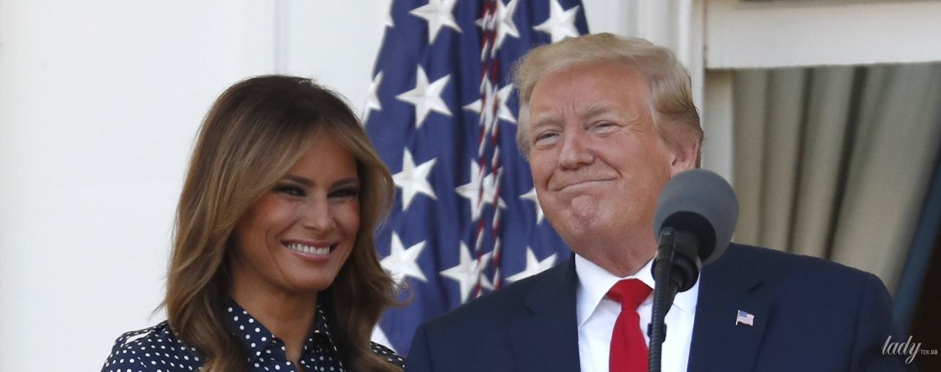 У сукні в горошок і білих човниках: витончена Меланія Трамп на пікніку