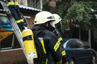 В Киеве обстреляли спасателей, которые тушили пожар