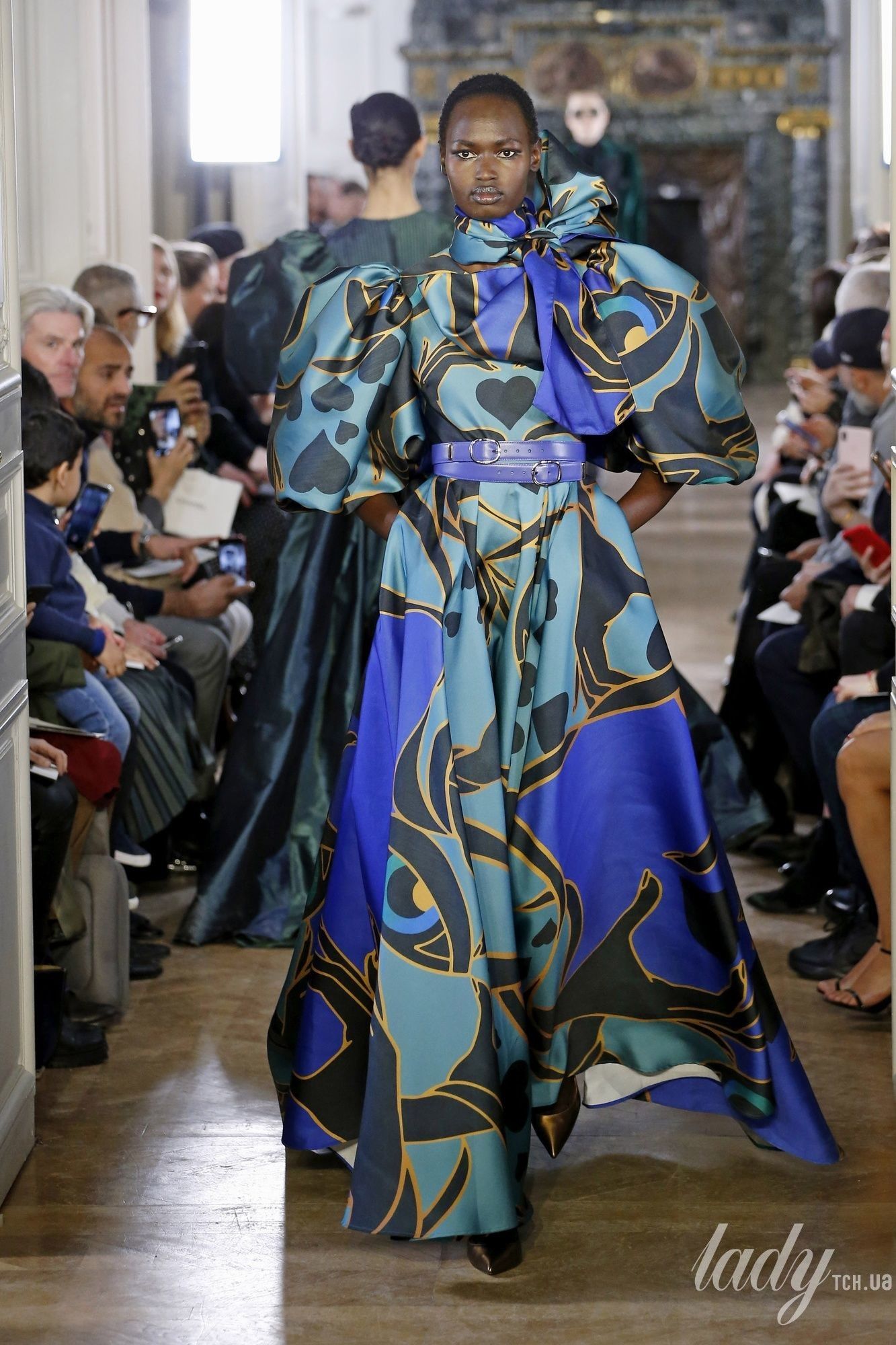 Коллекция Elie Saab прет-а-порте сезона осень-зима 2019-2020_15