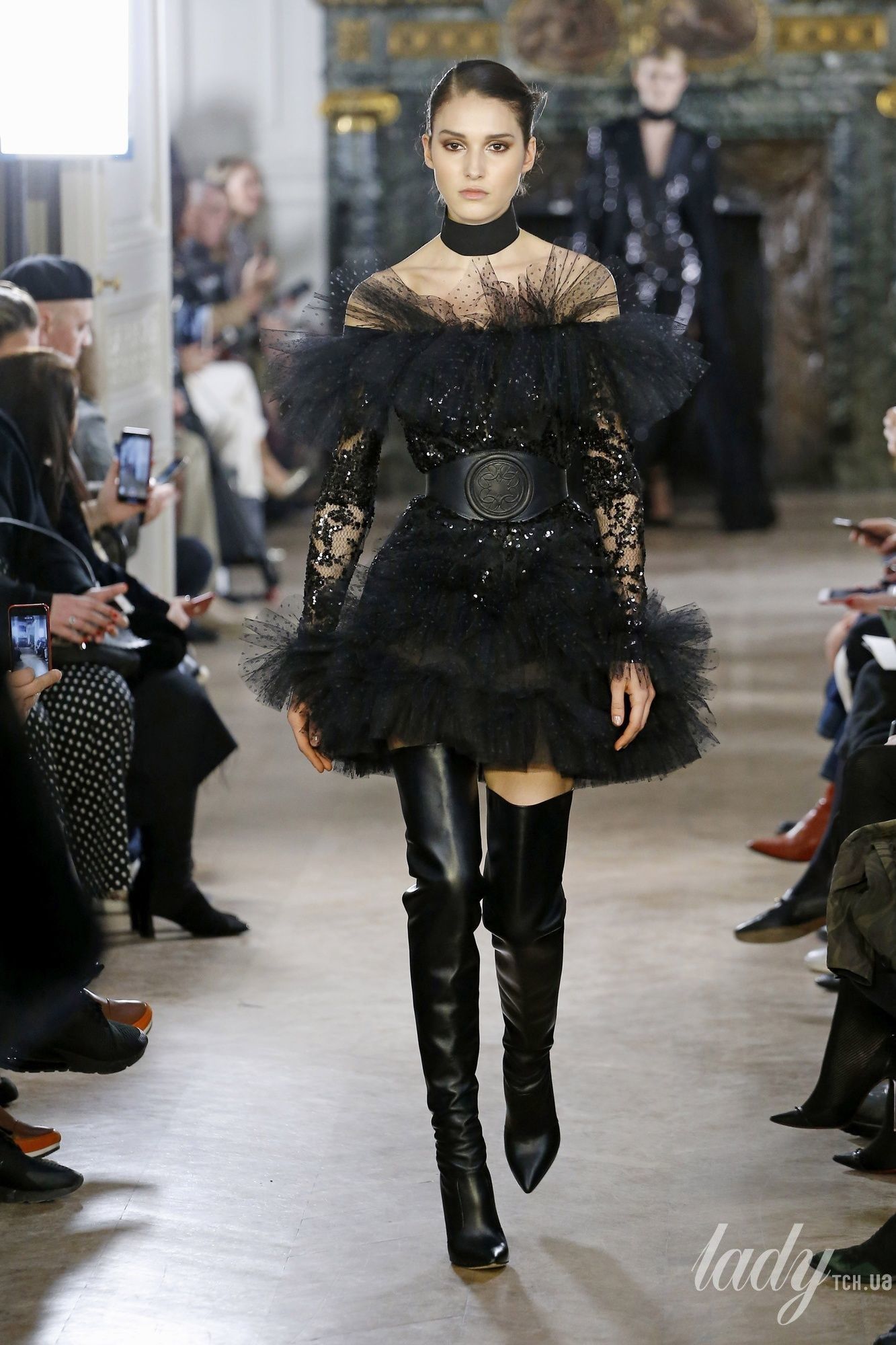 Коллекция Elie Saab прет-а-порте сезона осень-зима 2019-2020_50