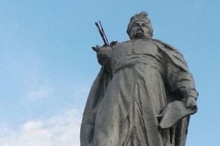 У Кривому Розі пам'ятник Богдану Хмельницькому залишився без булави