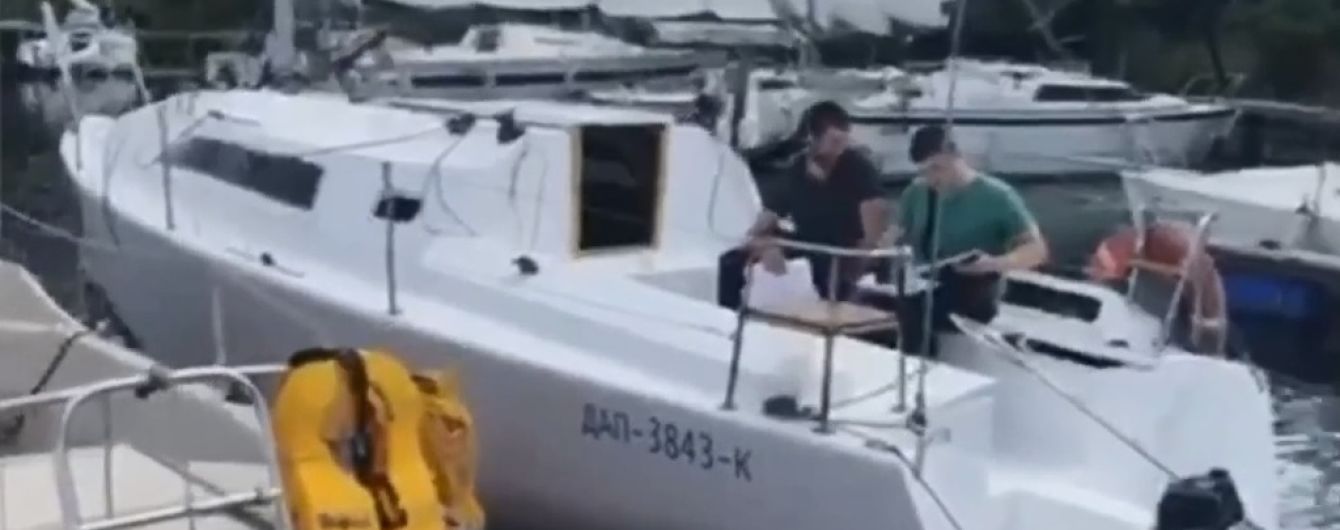У киевлянина конфисковали яхту за неуплату алиментов