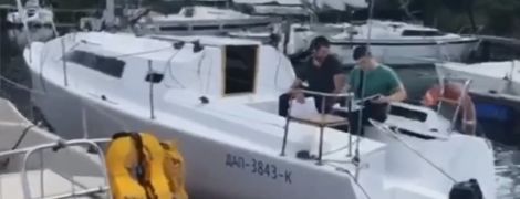У киевлянина конфисковали яхту за неуплату алиментов