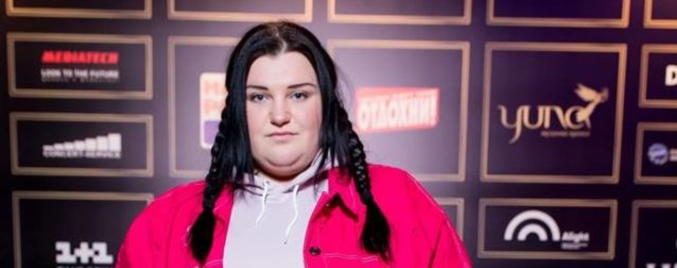 "Тоже хорошо": alyona alyona в купальнике показалась в озере в Барышевке