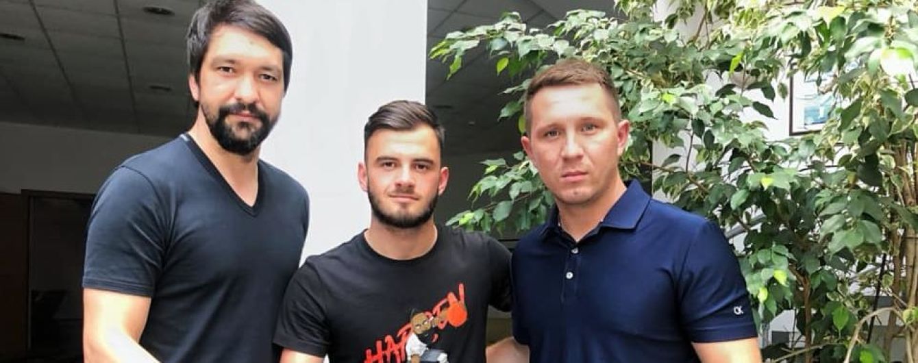 "Дніпро-1" оголосив про перехід двох футболістів з "Динамо"