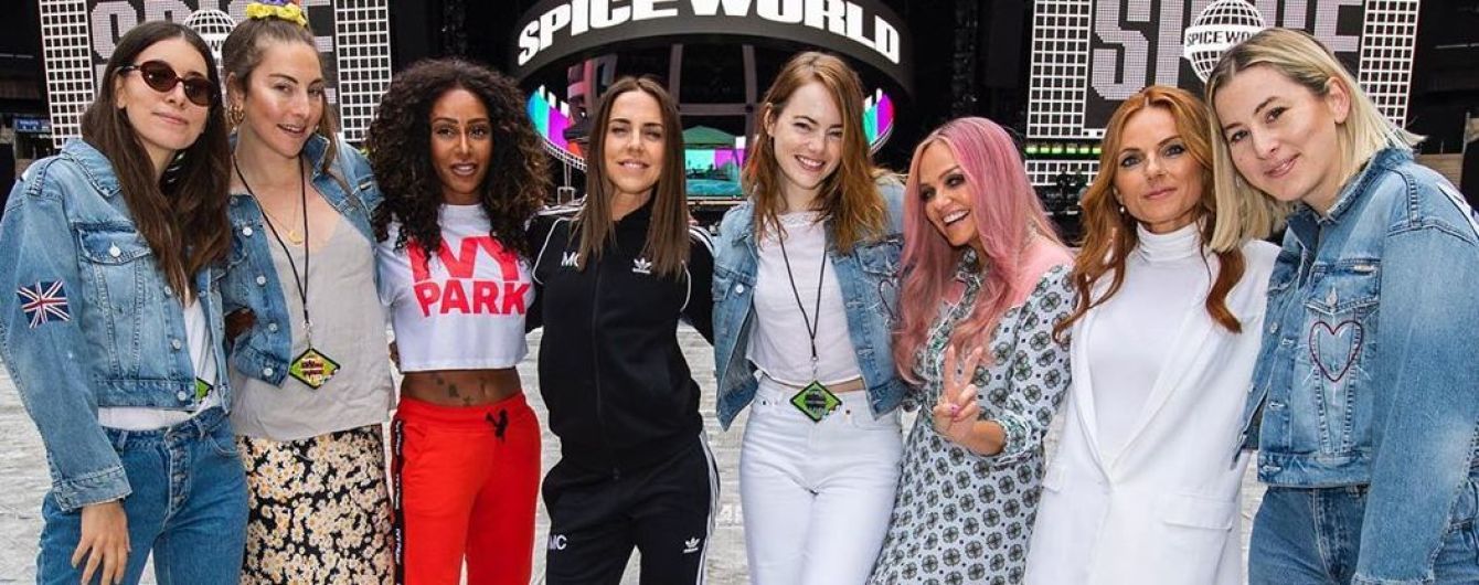 Акторка Емма Стоун впала під час концерту Spice Girls та зламала плече