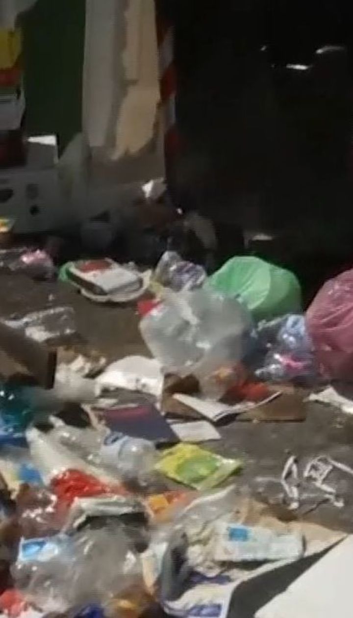 Мусорный кризис в Риме: горожане и туристы жалуются на смрад и кучи хлама