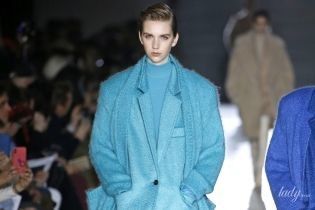 Крокодилячі ботфорти і яскраві кольори у колекції Max Mara сезону осінь-зима 2019-2020