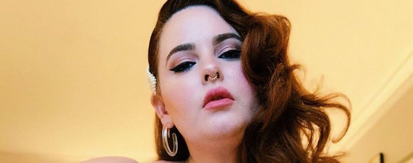155 кілограмів бодіпозитиву: модель plus-size Тесс Голлідей в купальнику продемонструвала пишні сідниці