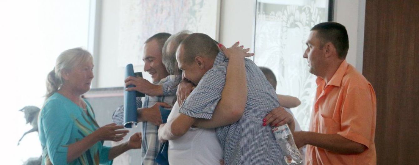 Підозра в шпигунстві та кримінал. Звільненими з російського полону українцями займуться правоохоронці