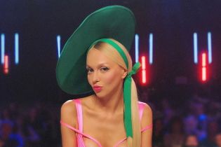 Битва бюстов: Оля Полякова vs Настя Каменских