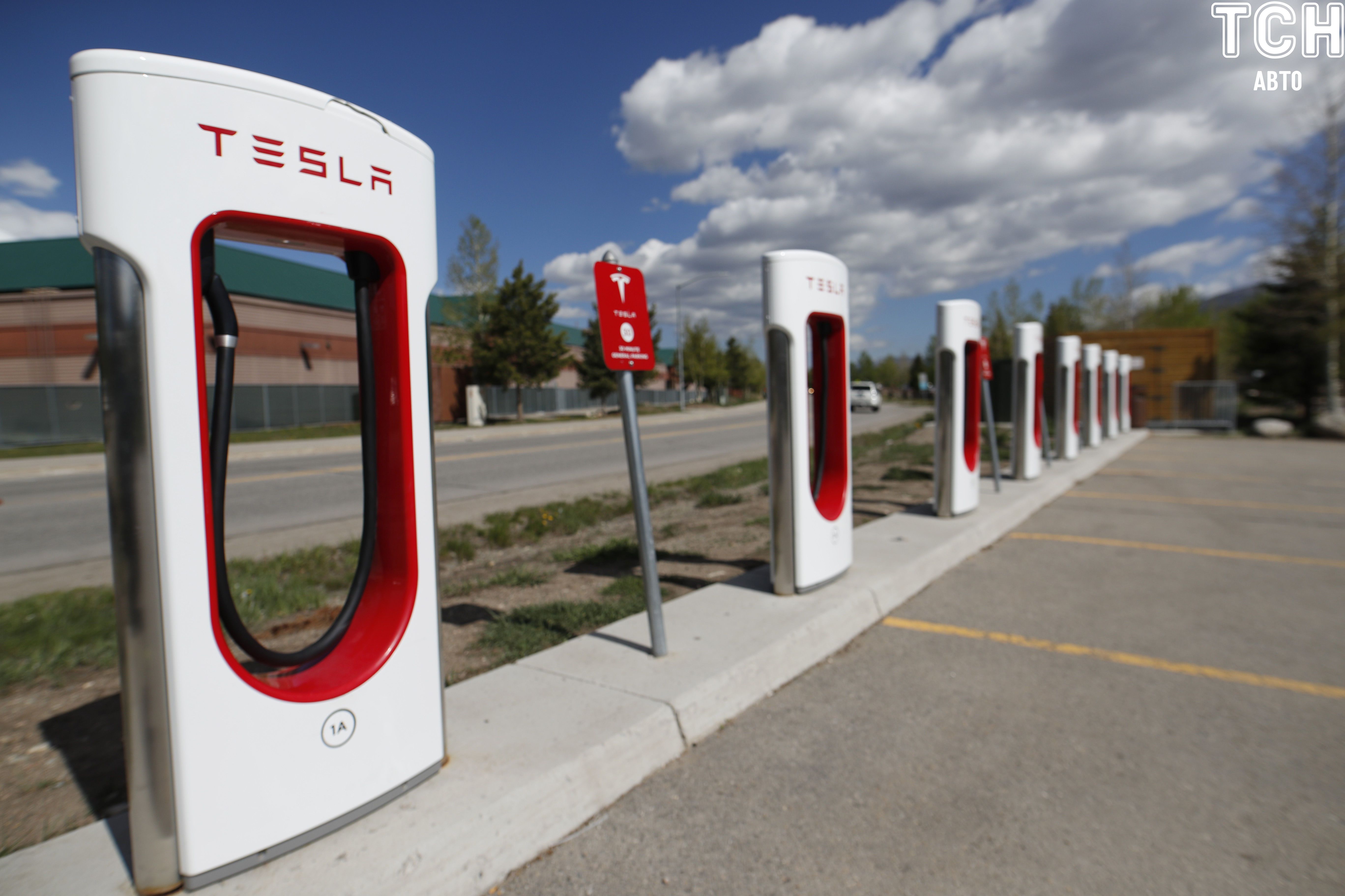 Зарядні станції Tesla