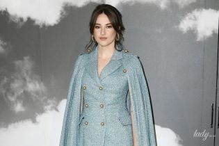 В элегантном мини: Шейлин Вудли на показе Dior в Париже