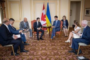 Канада будет поставлять Украине бронетехнику - Зеленский