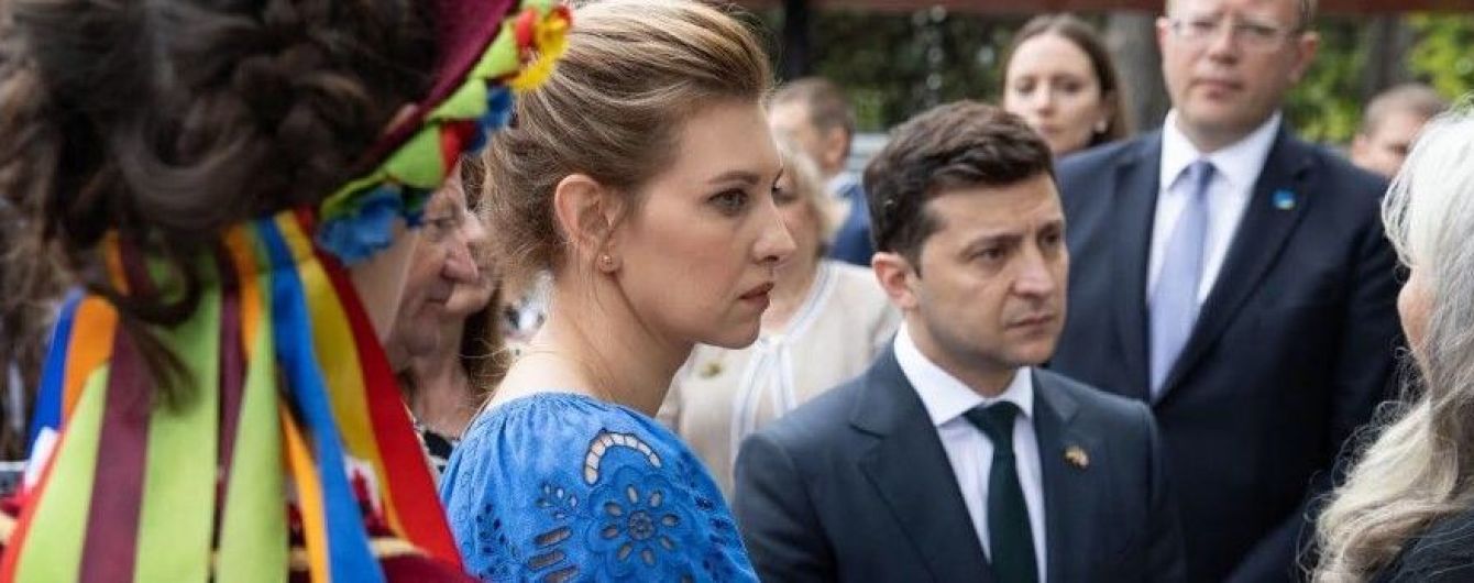 В синем платье-вышиванке: красивая Елена Зеленская в Канаде
