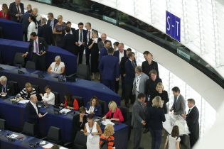 Депутаты Европарламента создали группу "друзей Украины" для помощи государству