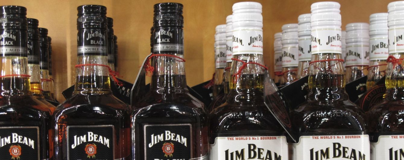 В США произошел пожар на складе Jim Beam. Сгорели 45 тысяч бочек с виски
