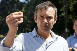 Facebook показал, как и сколько украинские политики тратят на рекламу. "Голос" и Бойко – среди лидеров