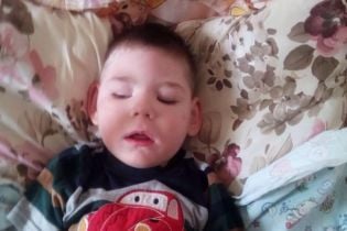 Трехлетний Назарчик надеется на помощь добрых людей