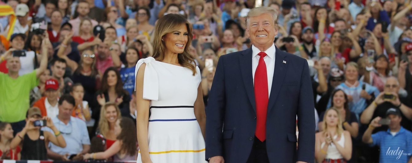 В красивом платье и розовых лодочках: Мелания Трамп на праздновании Дня независимости США