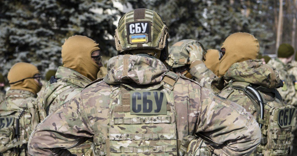 Мали допуск до засекреченої інформації: в Івано-Франківській області викрили чиновників із подвійним громадянством